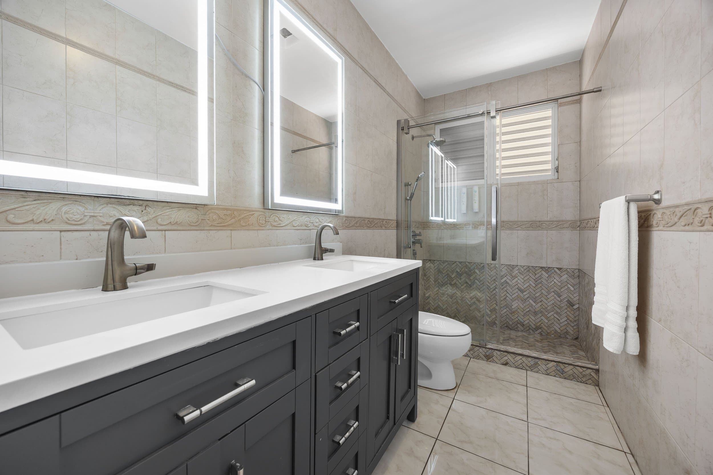 Walk-in rain shower with LED mirrors
