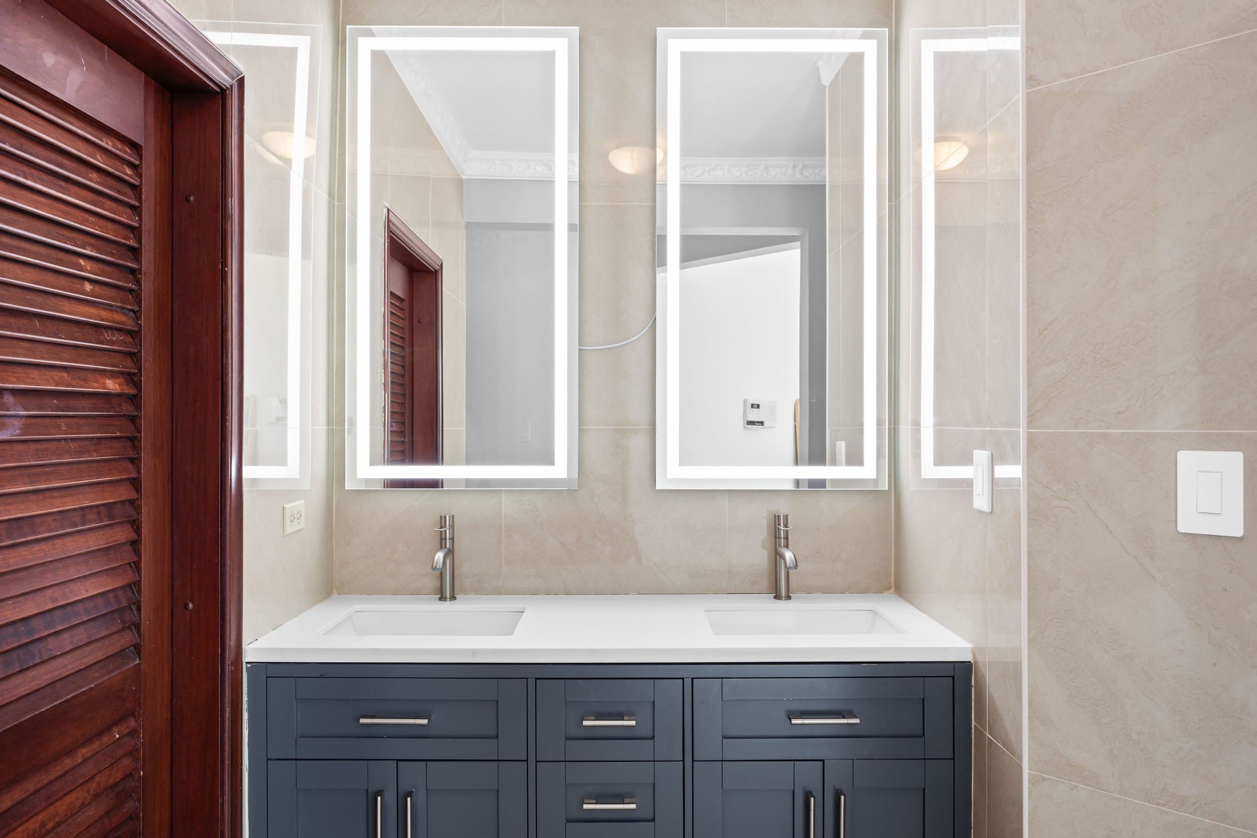 Double vanity bathroom in stone
