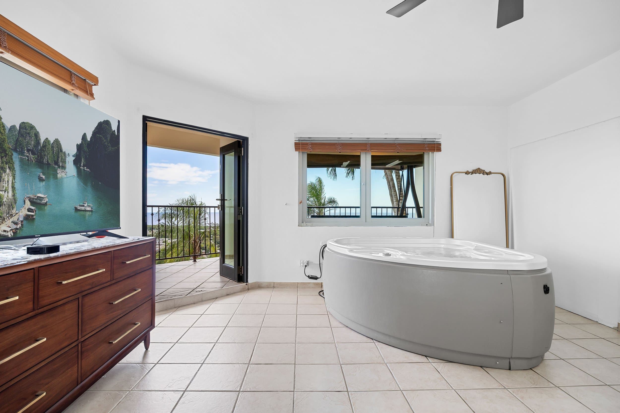 The second primary's private jacuzzi and balcony